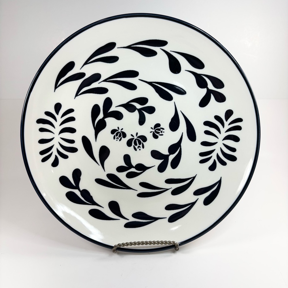 Vintage Orly Maison New York 10" Dinner Plate Blue & White Swirl Pattern Read